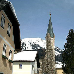 Die Pfarrkirche zum Hl. Kreuz