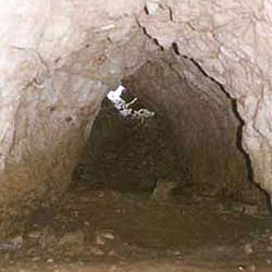 Schlenkendurchgangshöhle